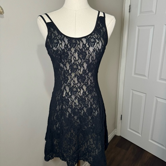 Vintage Arianne lace mini slip with keyhole  detail M - Picture 2 of 5